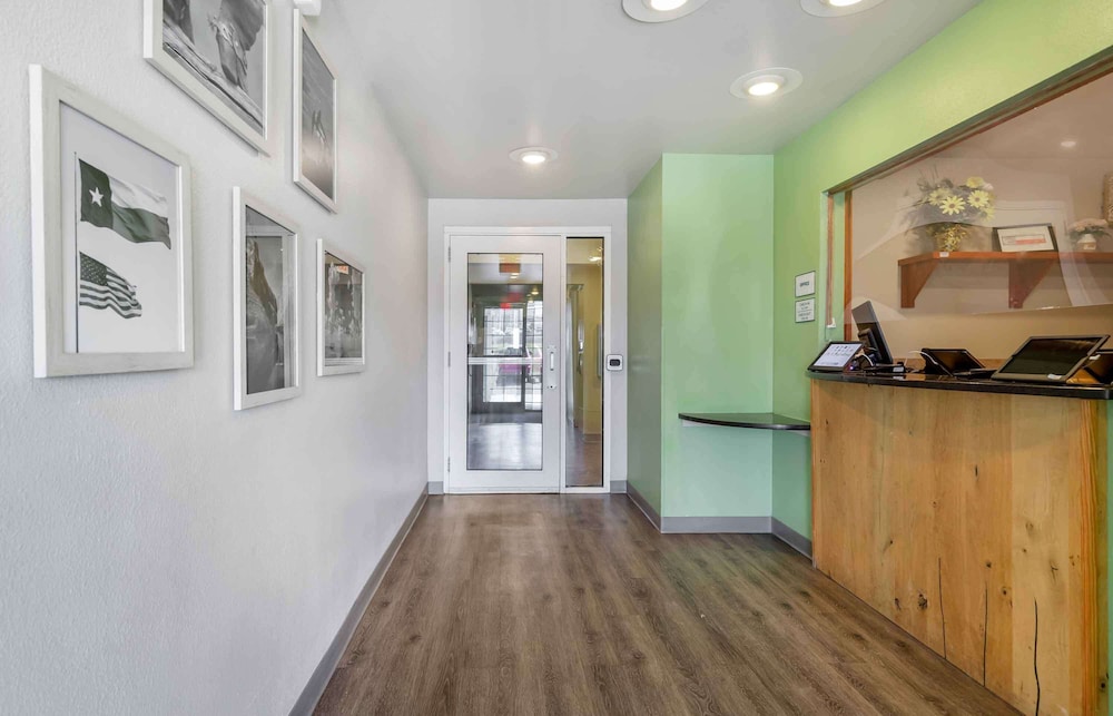 Extended Stay America - Select Suites Laredo 9/41