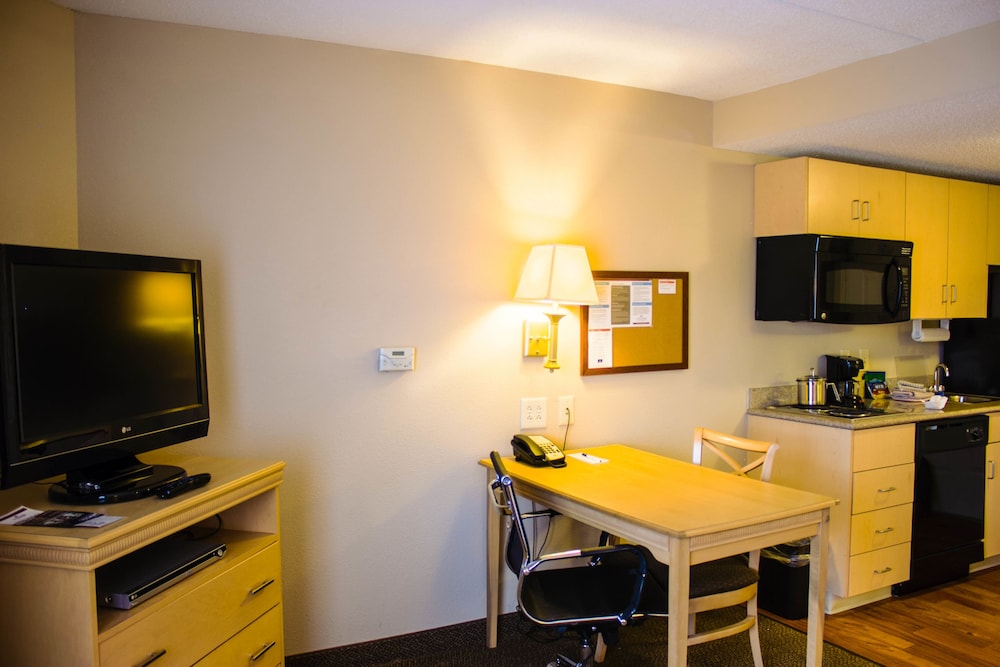 CANDLEWOOD SUITES WILSON 33/38