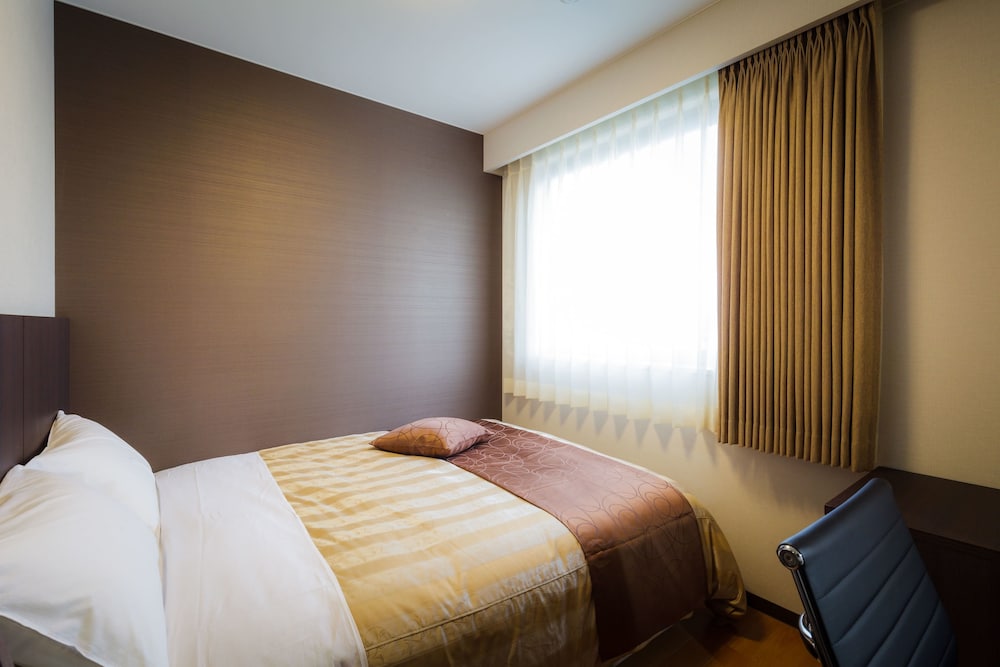 ROOM, DOUBLE BED