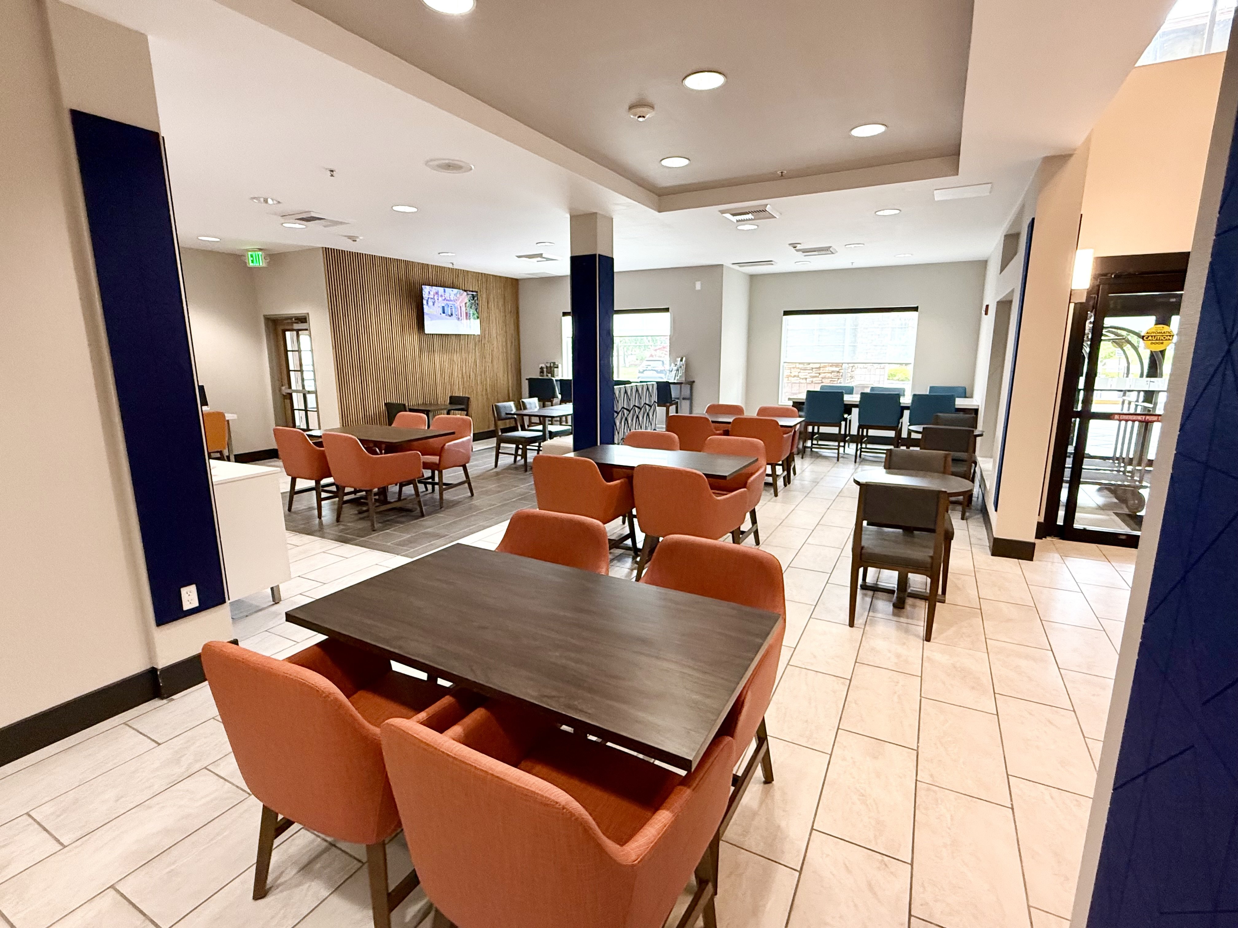 Holiday Inn Express Hotel & Suites North Sequim 59/77