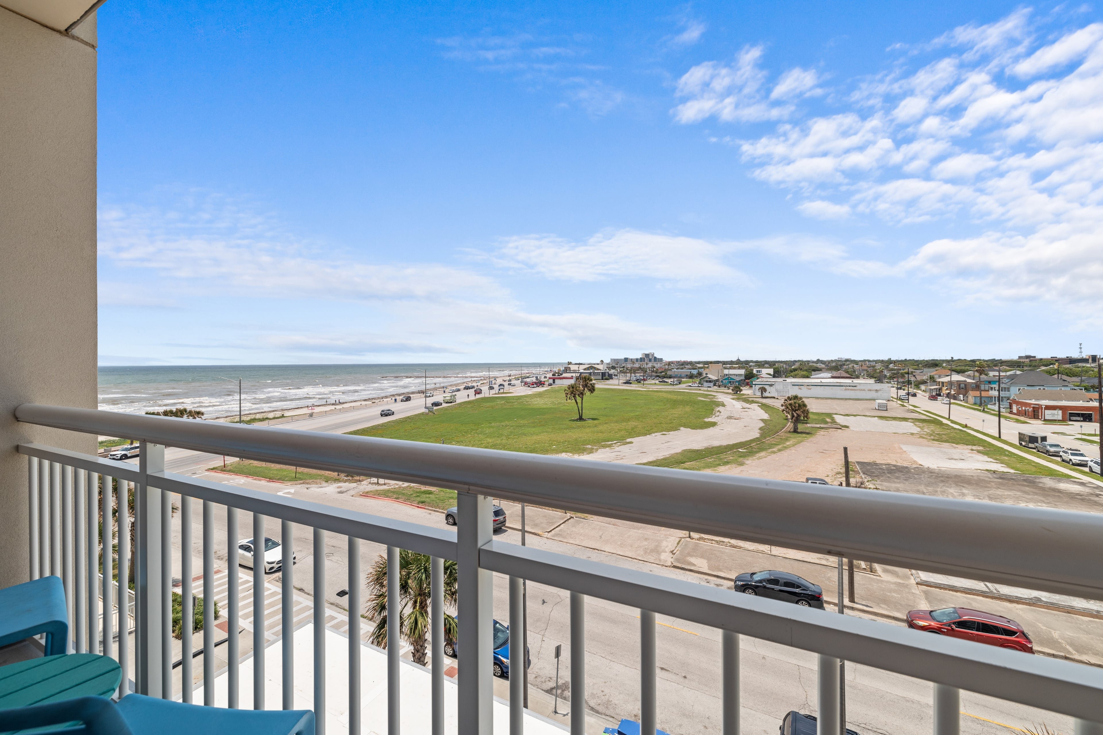 Holiday Inn Express Suites Galveston Beach 60/65