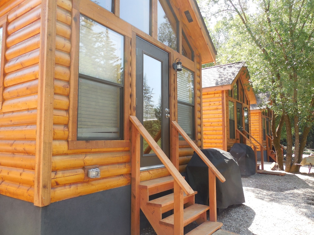 Snake River Park KOA and Cabin Village 8/63