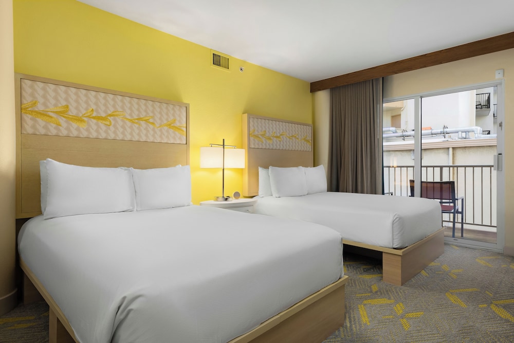 جناح بغرفتي نوم بمطبخ صغير، Club Wyndham At Waikiki Beach Walk 5/10