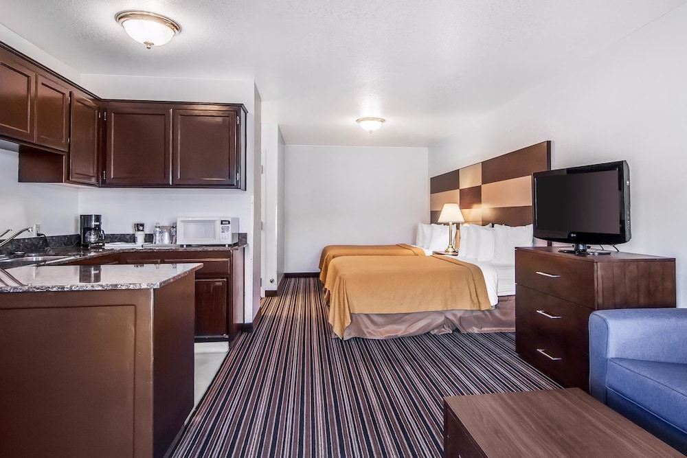 Quality Inn Central Roseburg 9/30
