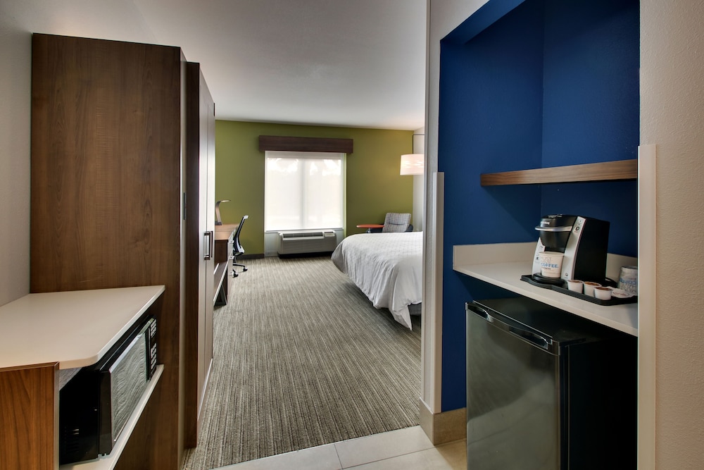 Holiday Inn Express Hotel Suites Jacksonville North Fernandina Yulee 25/68