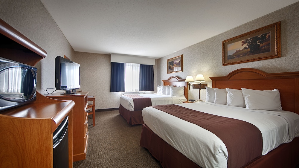 Revel Hotel Minot, SureStay Collection by Best Western 19/66