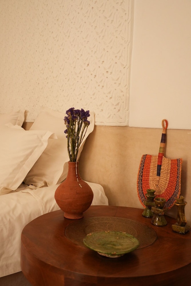Riad Tahili 18/50