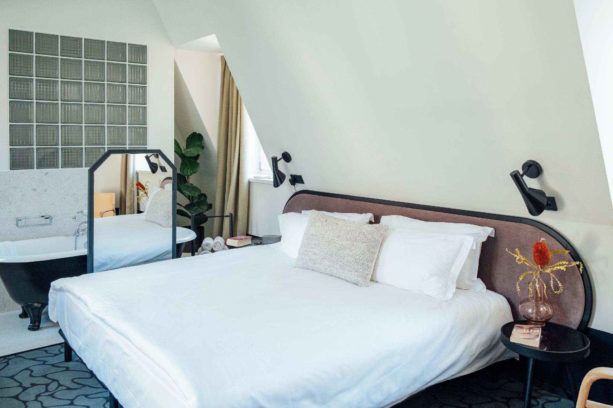 Pavilion Boutique Hotel 7/36