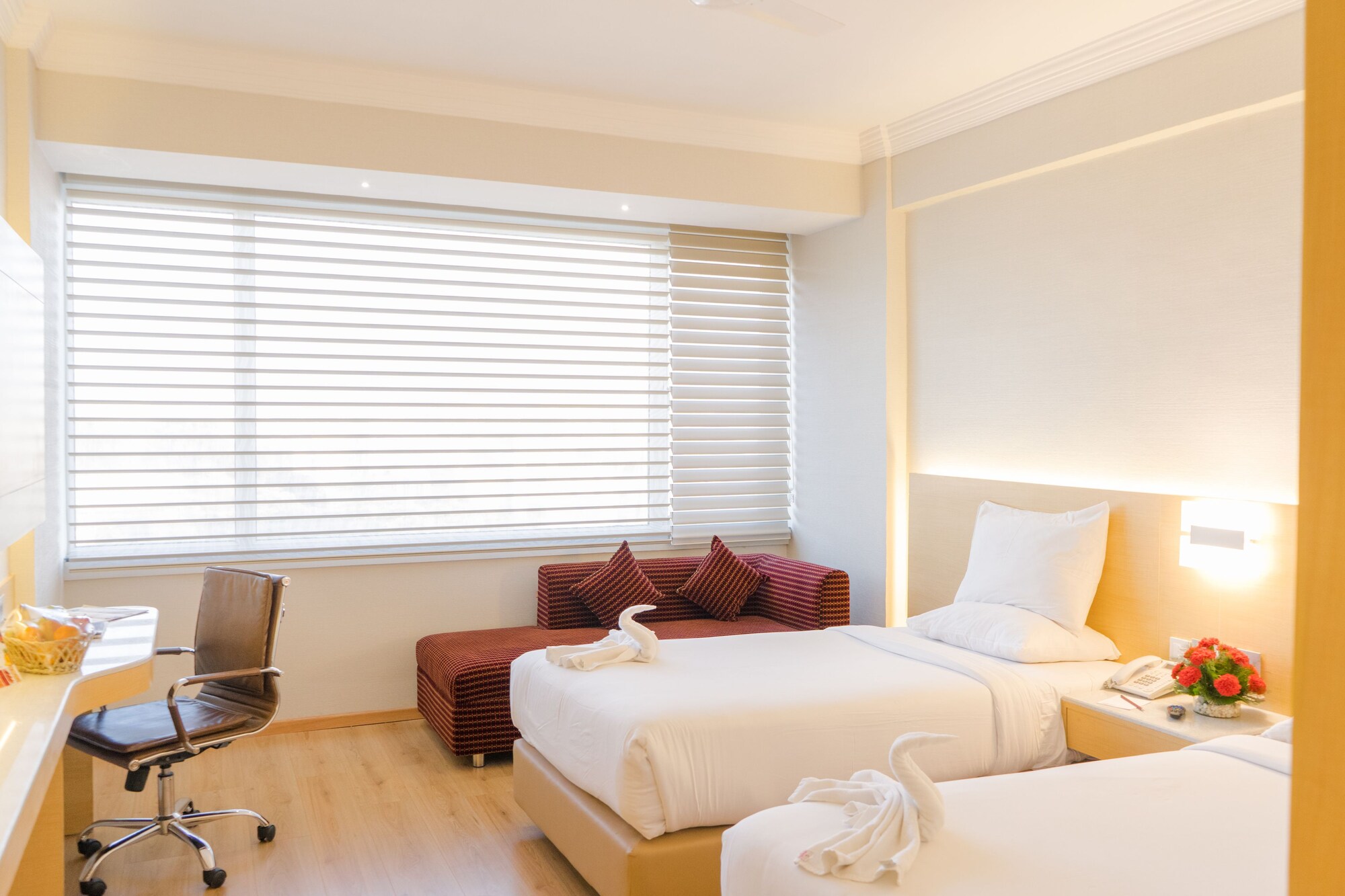 TOWER, STANDARD, TWIN BEDS, CITY VIEW