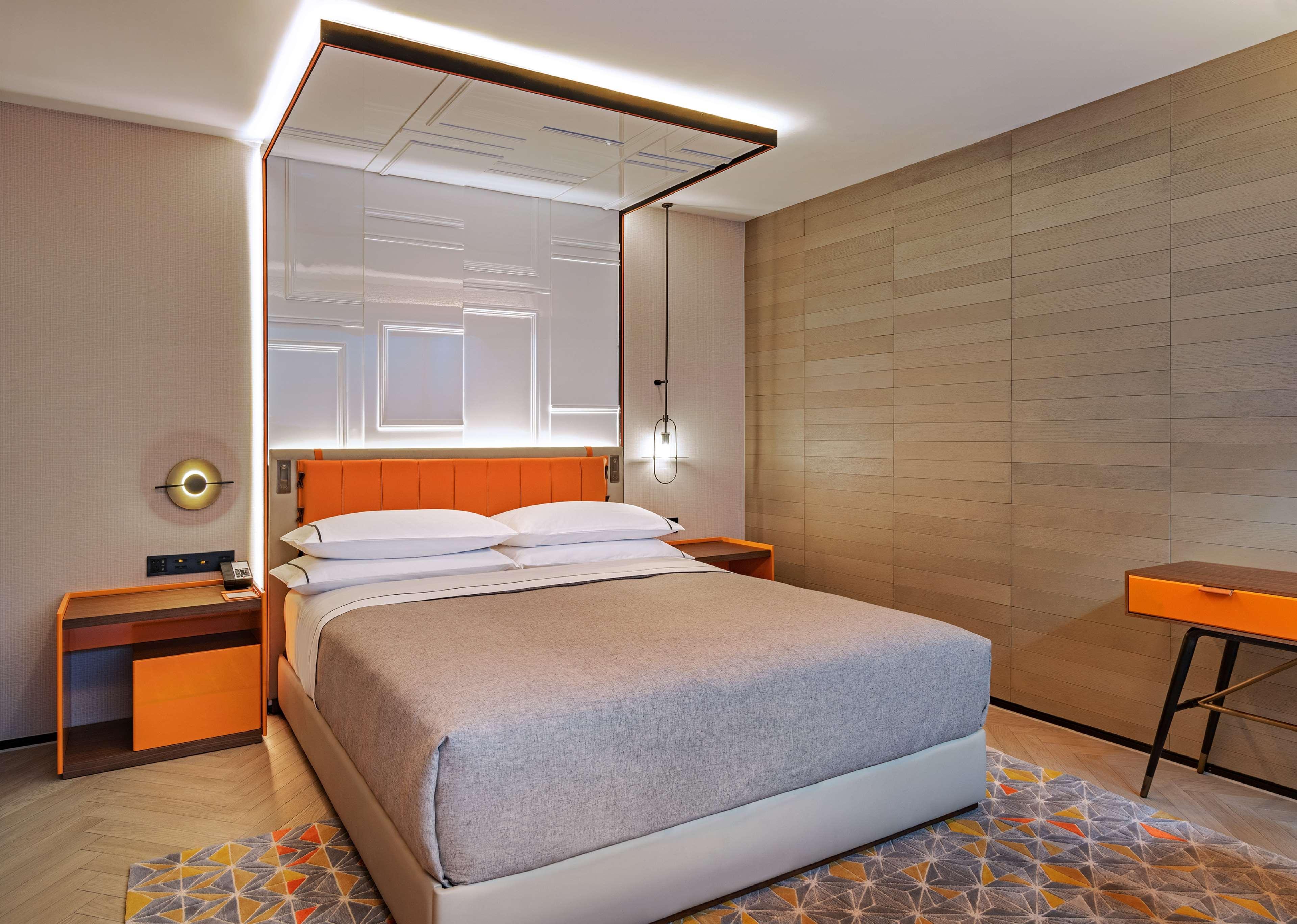 CANOPY, LOFT, KING BED