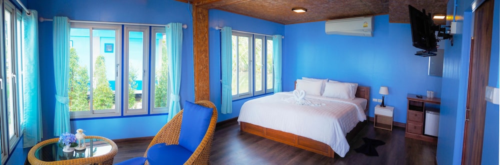 Sea Far Resort 33/72