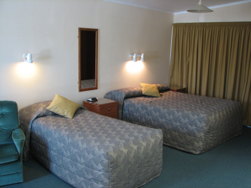 ASURE Sundowner Motel 13/35