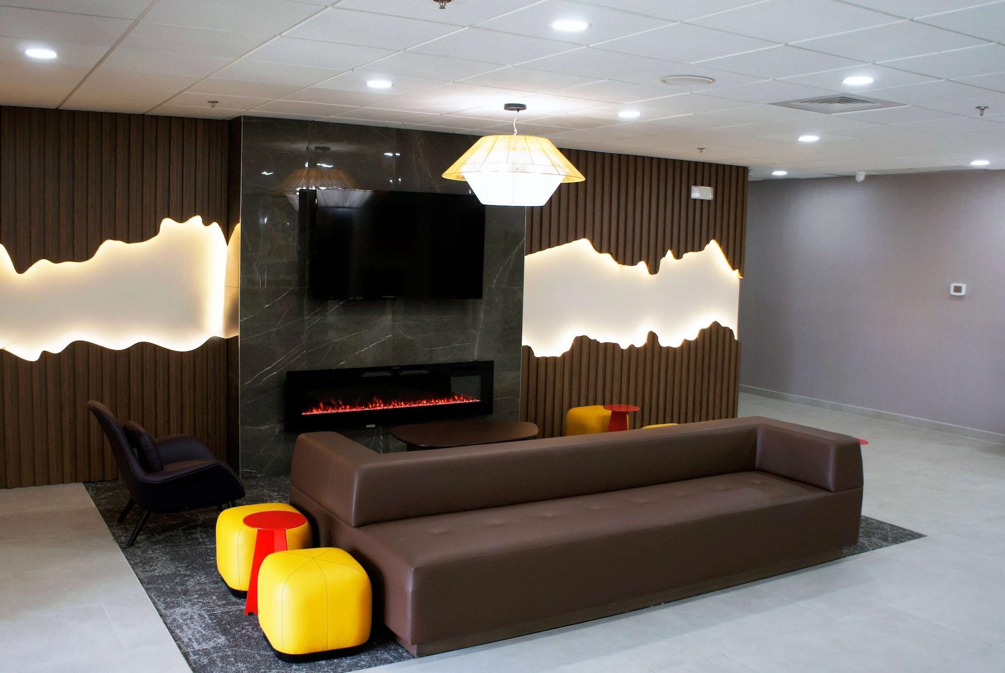 La Quinta Inn & Suites by Wyndham Memphis East 32/35