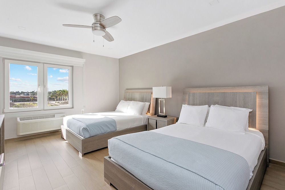 ROOM, 2 DOUBLE BEDS, CITY VIEW