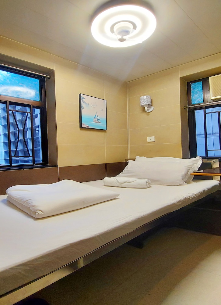 Apple Hostel 30/50