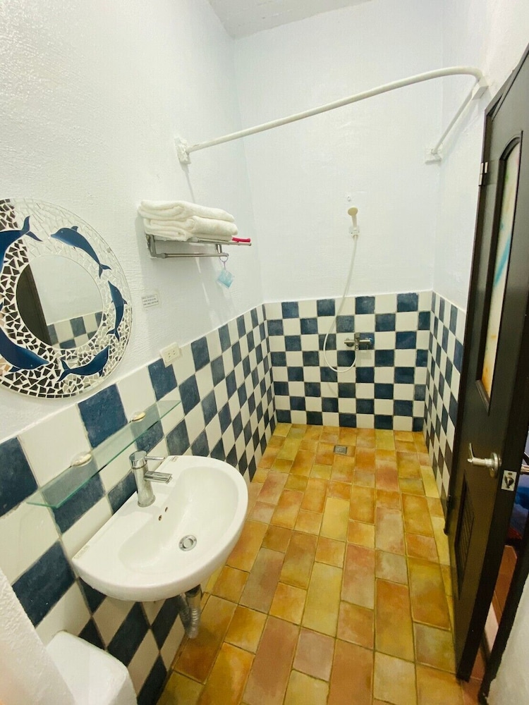 Rockhand Homestay 33/36