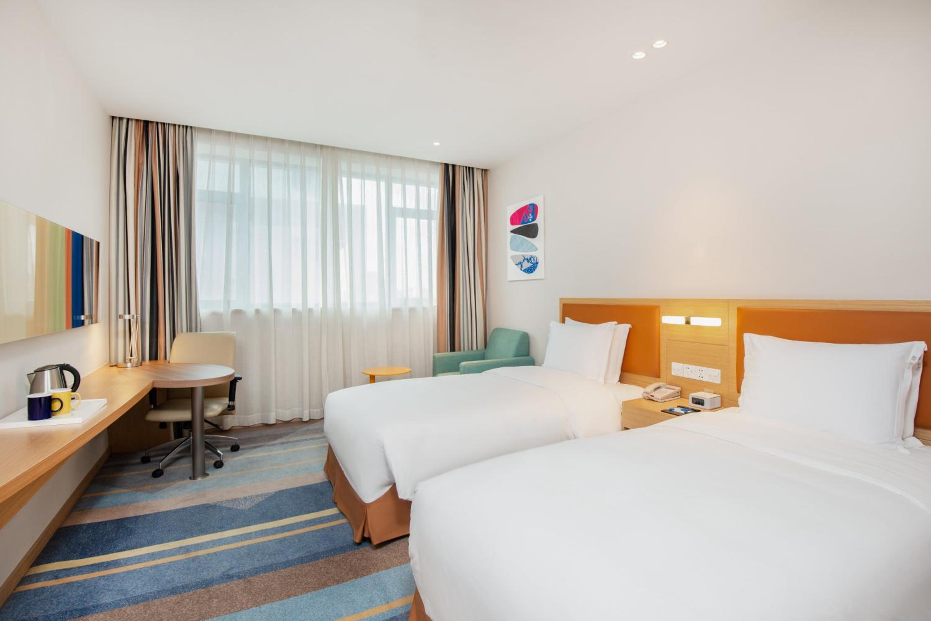 Standard, Single Bed, Extra Floor Space، Holiday Inn Express Shanghai Zhenping 3/6