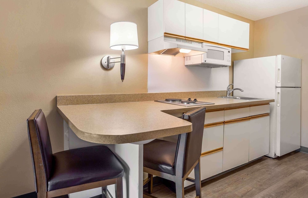Extended Stay America - Meadowlands - East Rutherford 26/56
