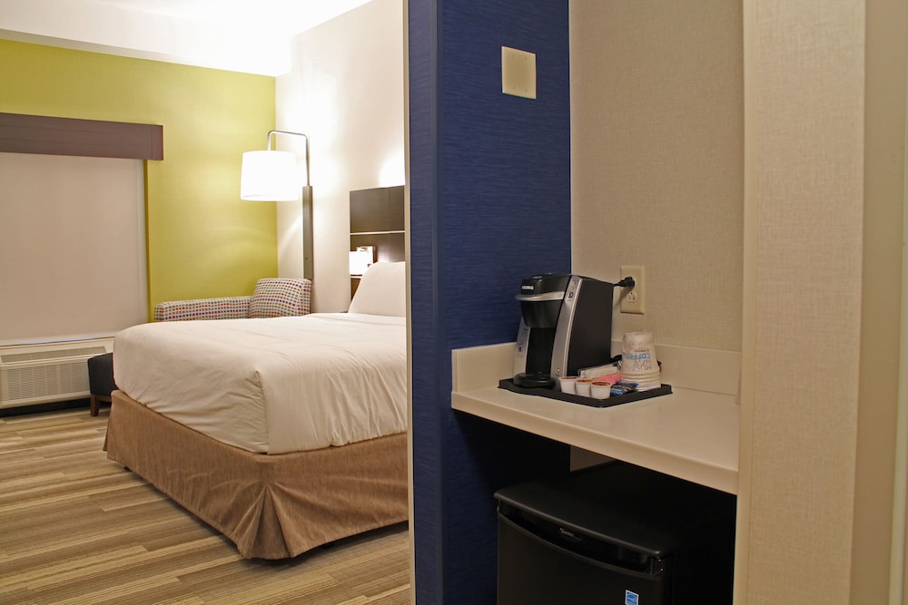 Holiday Inn Express Suites St Louis South I 55 8/52