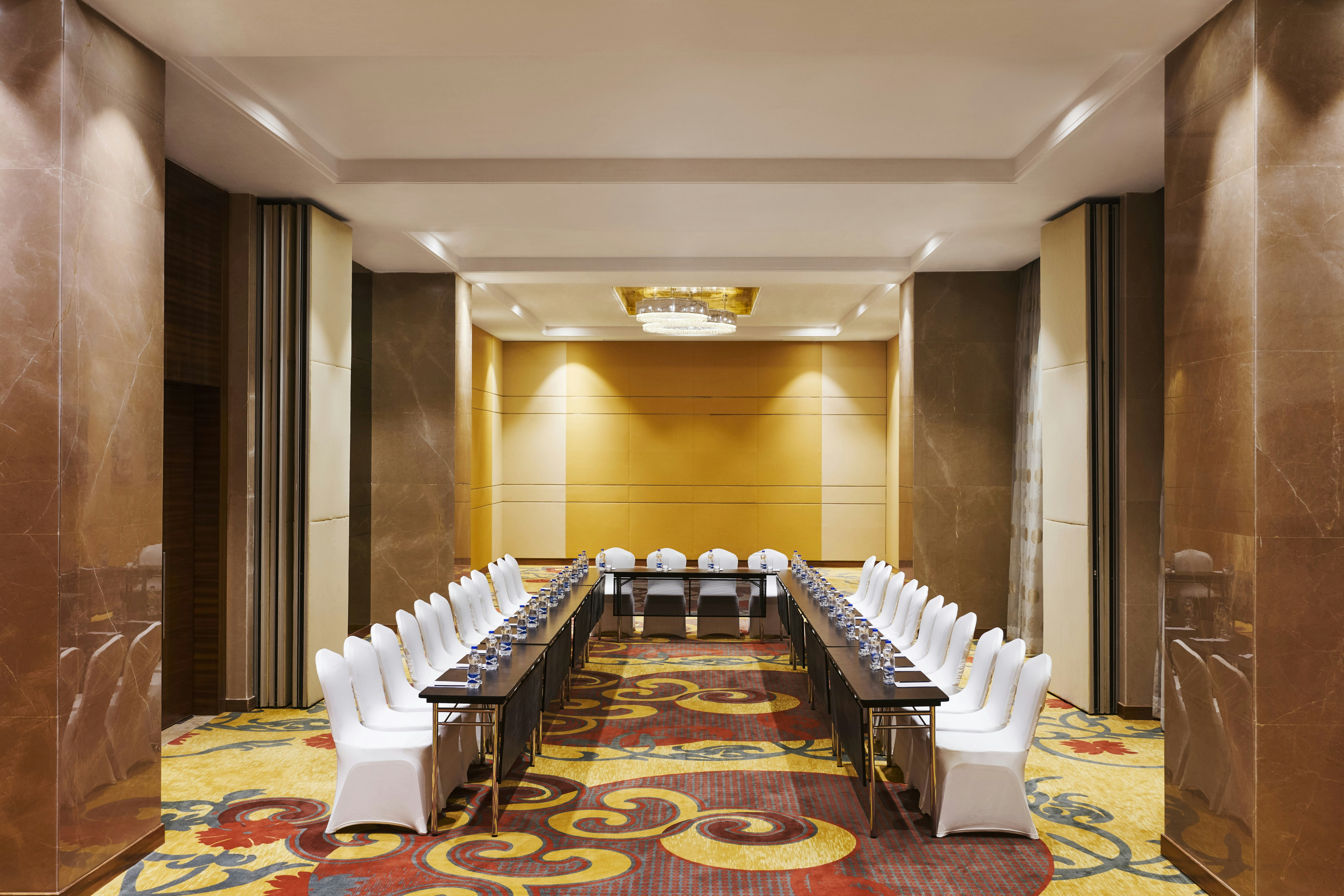 Hilton Garden Inn Lucknow 52/53