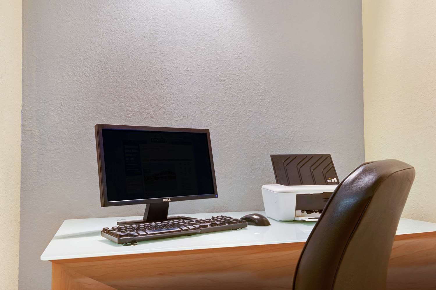 Days Inn & Suites by Wyndham Albuquerque West 6/9