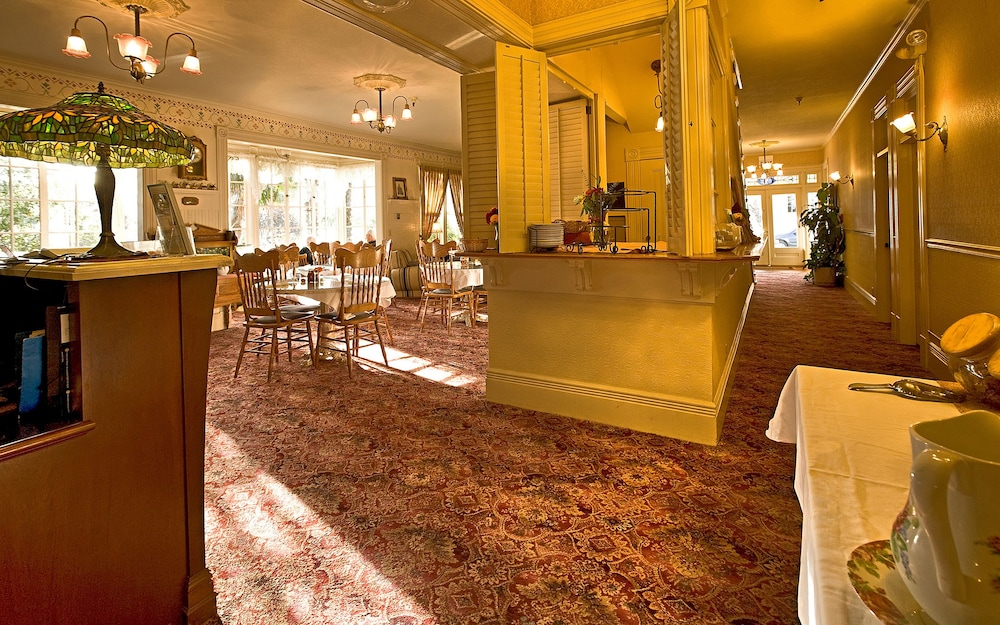 Centrella Inn 6/67