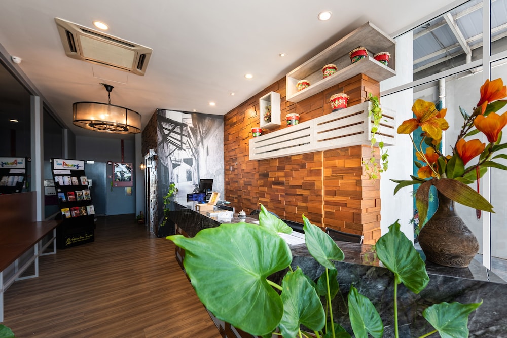 Wang's Hotel Gurney Drive 12/55