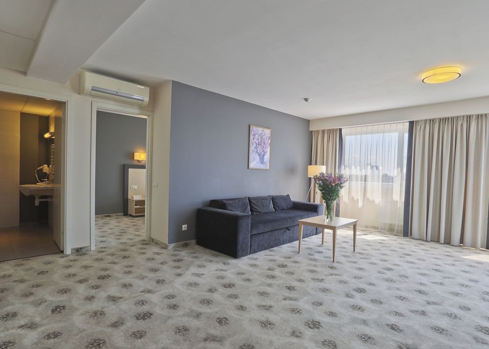 Aurora Hotel Klaipeda 30/50