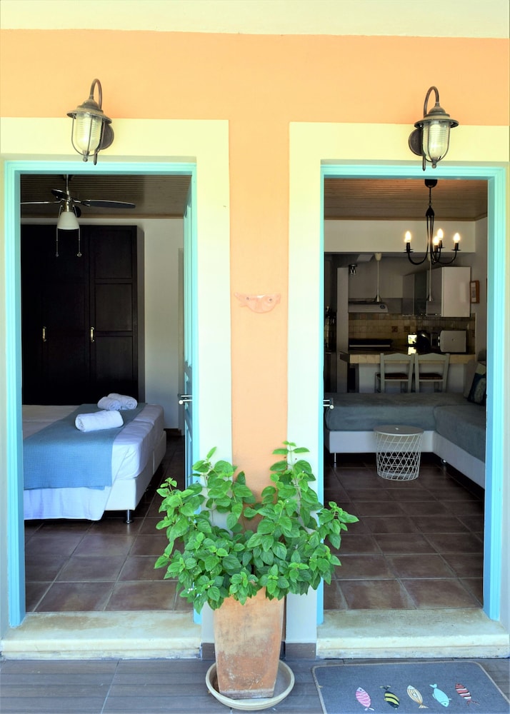 Simatos Apartments & Studios 6/50