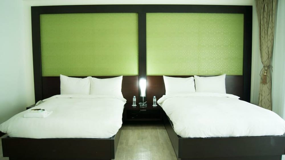 Terrace Hotel 21/26