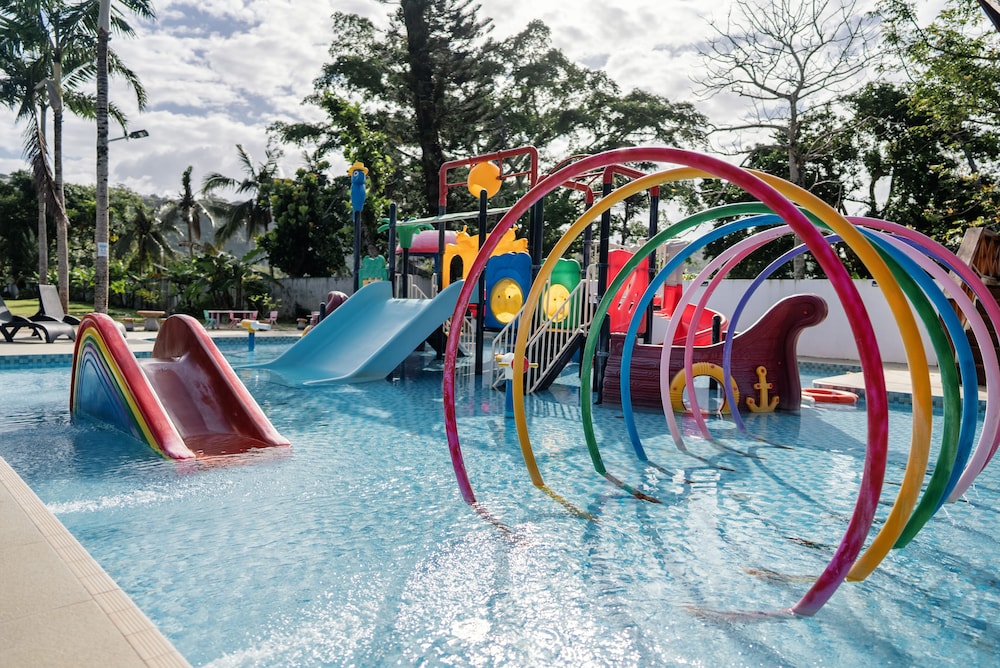 Cocomo Resort 38/50