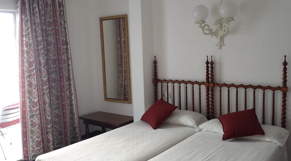 HOSTAL CAS BOMBU 23/56