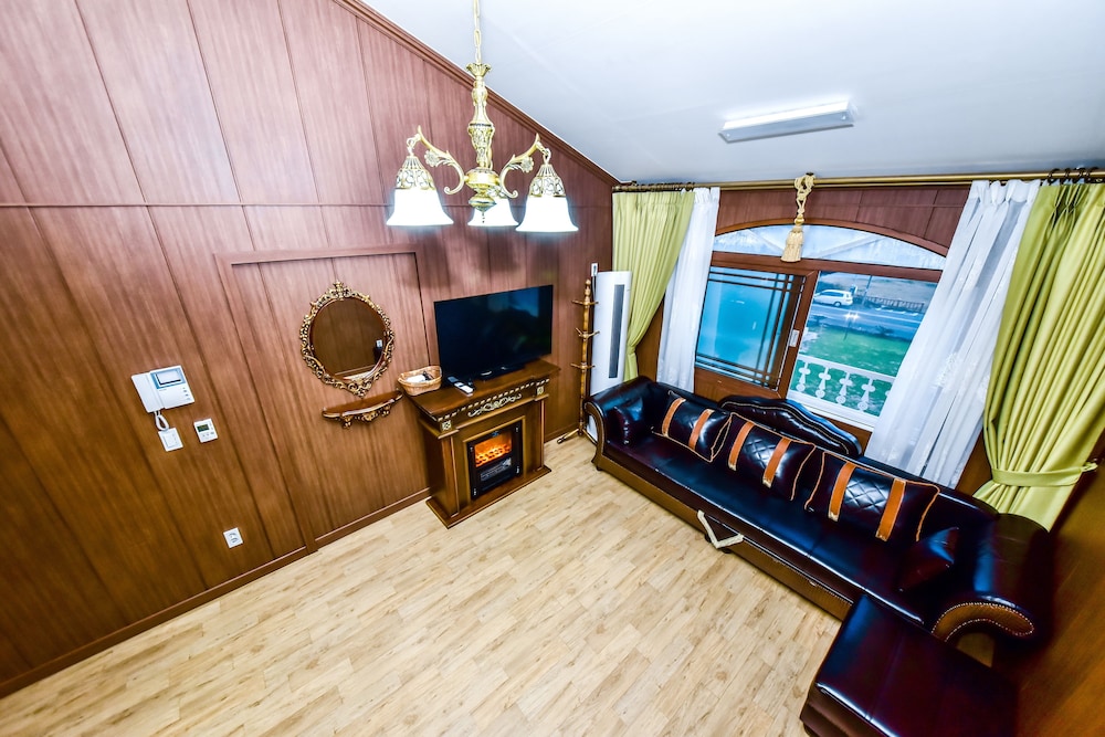 Padobwa Pension 23/39