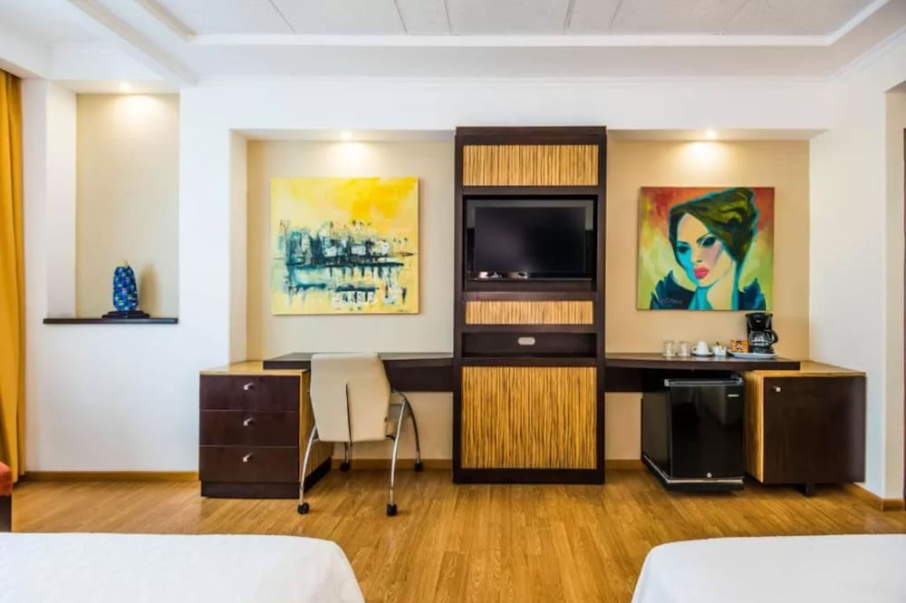 Hotel GH Galeria 51/55