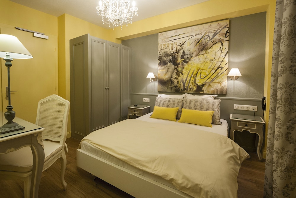 Hotel Roses Ex Hotel Aux Trois Roses 14/70