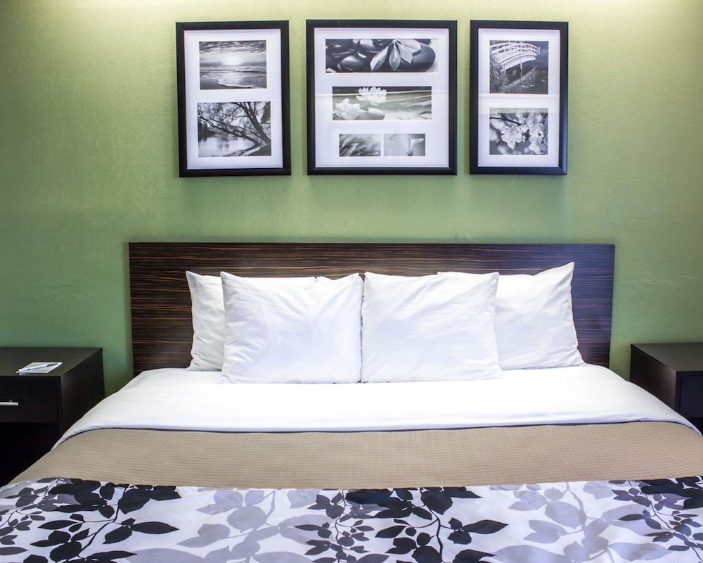 Sleep Inn Garner - Clayton 8/30