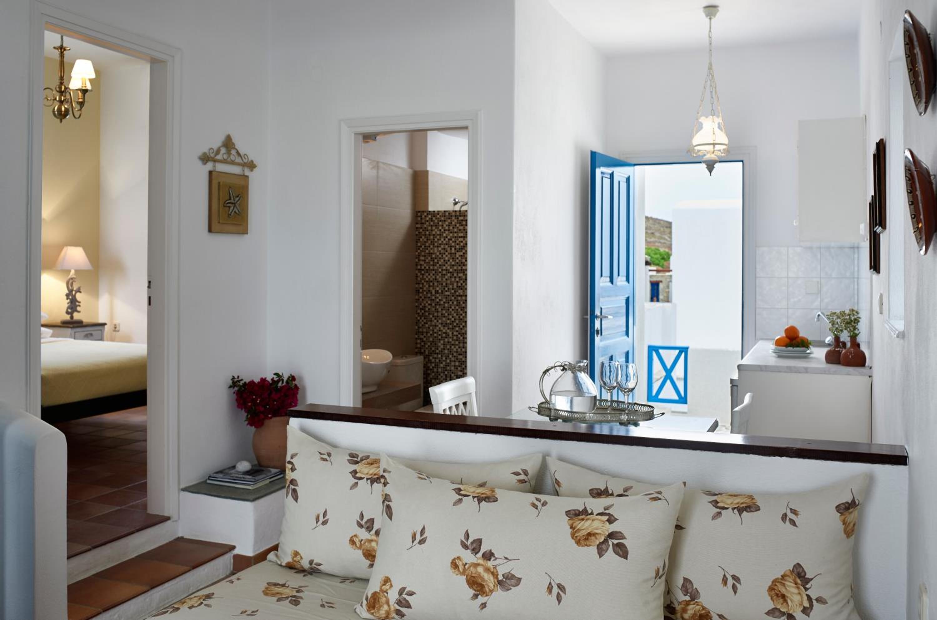 FOLEGANDROS APARTMENTS 12/55