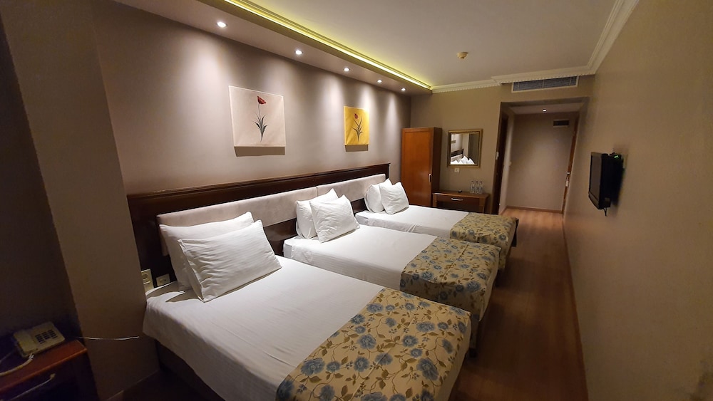 STANDARD, TRIPLE, 3 BEDS