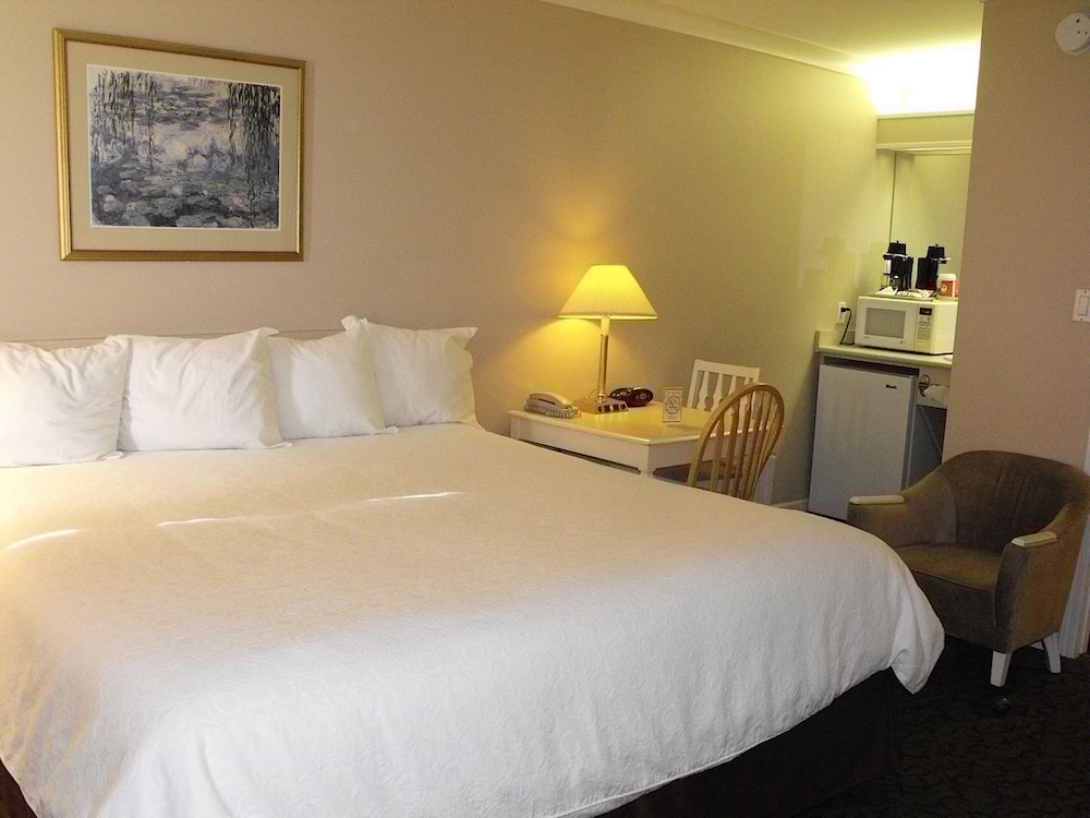 Glenwood Inn & Suites 8/50