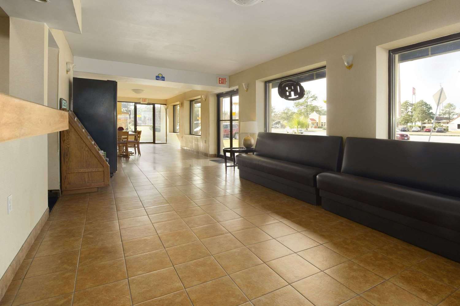 Days Inn By Wyndham Brunswick/St. Simons Area 16/19
