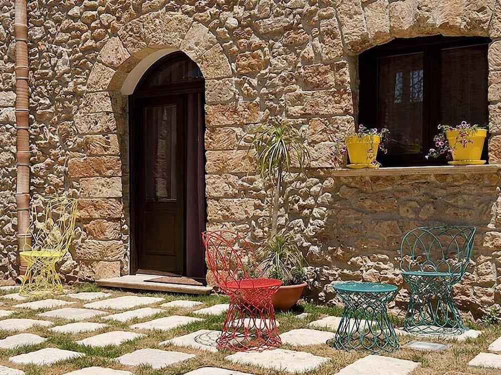 Borgo Degli Angeli 2/50