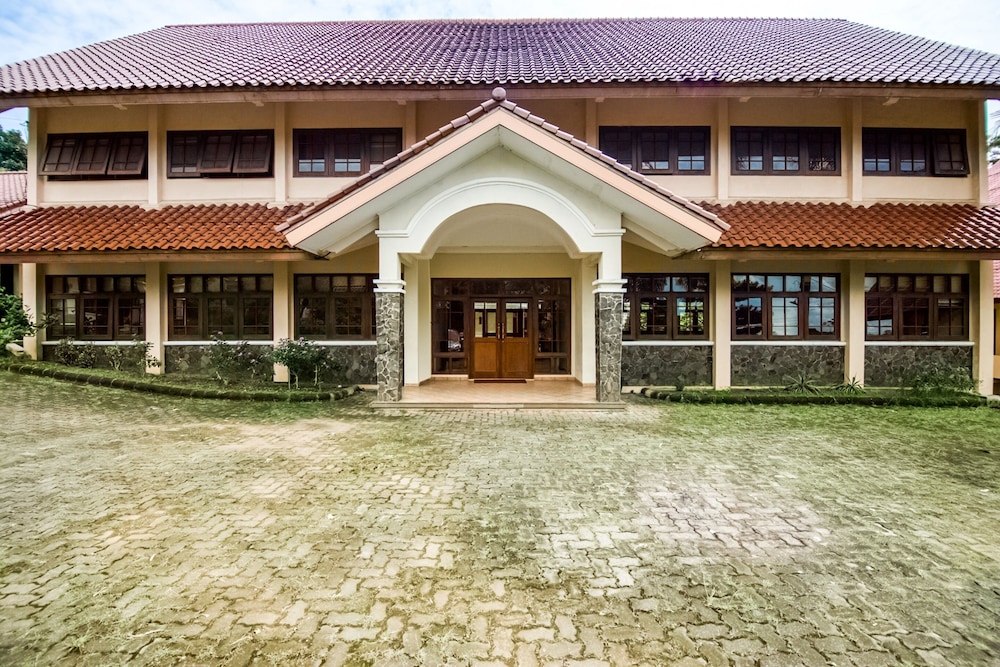 OYO 3335 Wisma Langen Werdhasih 1/28