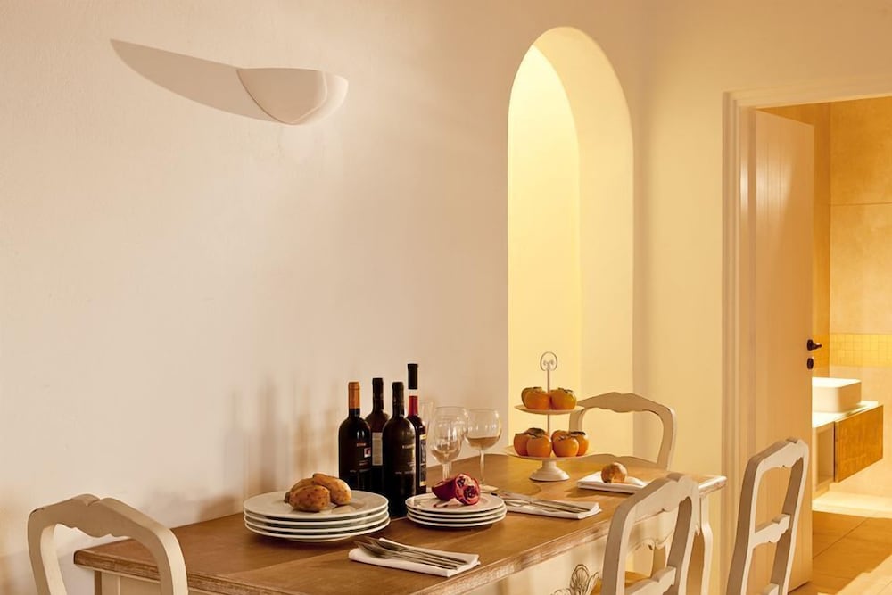 Thermes Luxury Villas by Mr. and Mrs. White 40/50