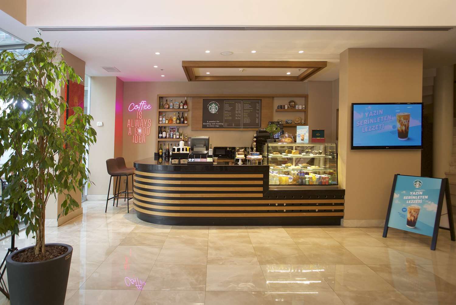Lobby at Ramada By Wyndham Istanbul Taksim, ISTANBUL