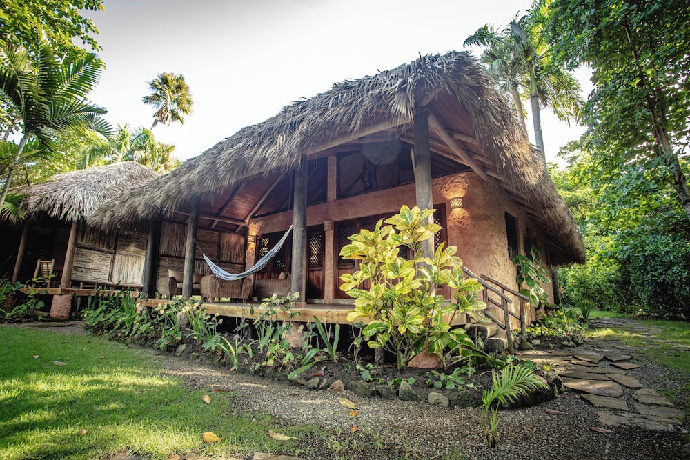 Natura Cabana Hotel Boutique & Spa