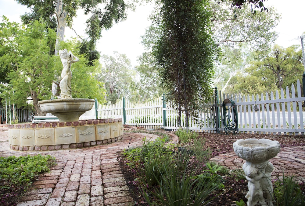 Rosebridge House Bed & Breakfast 38/50
