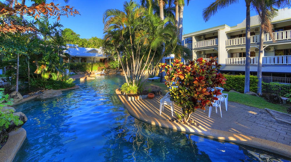 Sovereign Resort Hotel 58/64