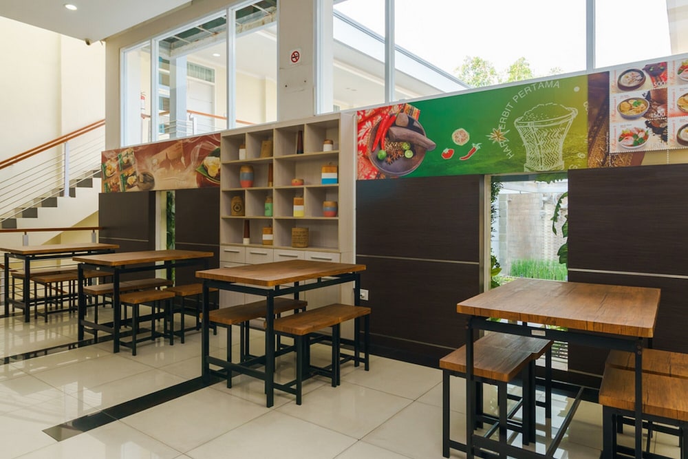 RedDoorz Plus @ Point Phila Cihampelas 33/50