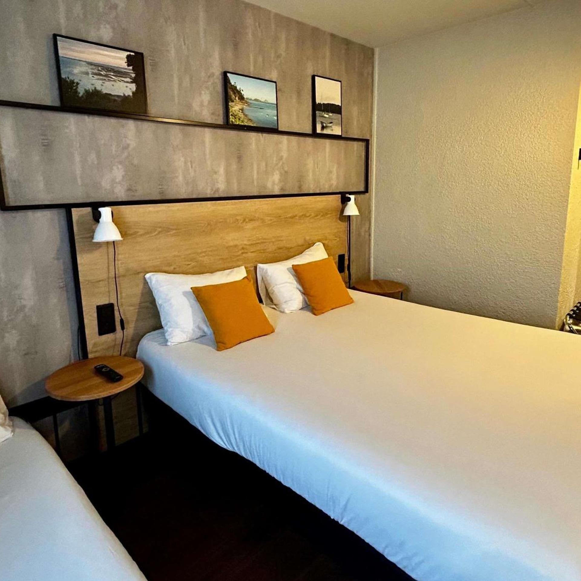 Room, Triple, 1 Double and 1 Single Bed, Ibis St Malo La Madeleine 3/10