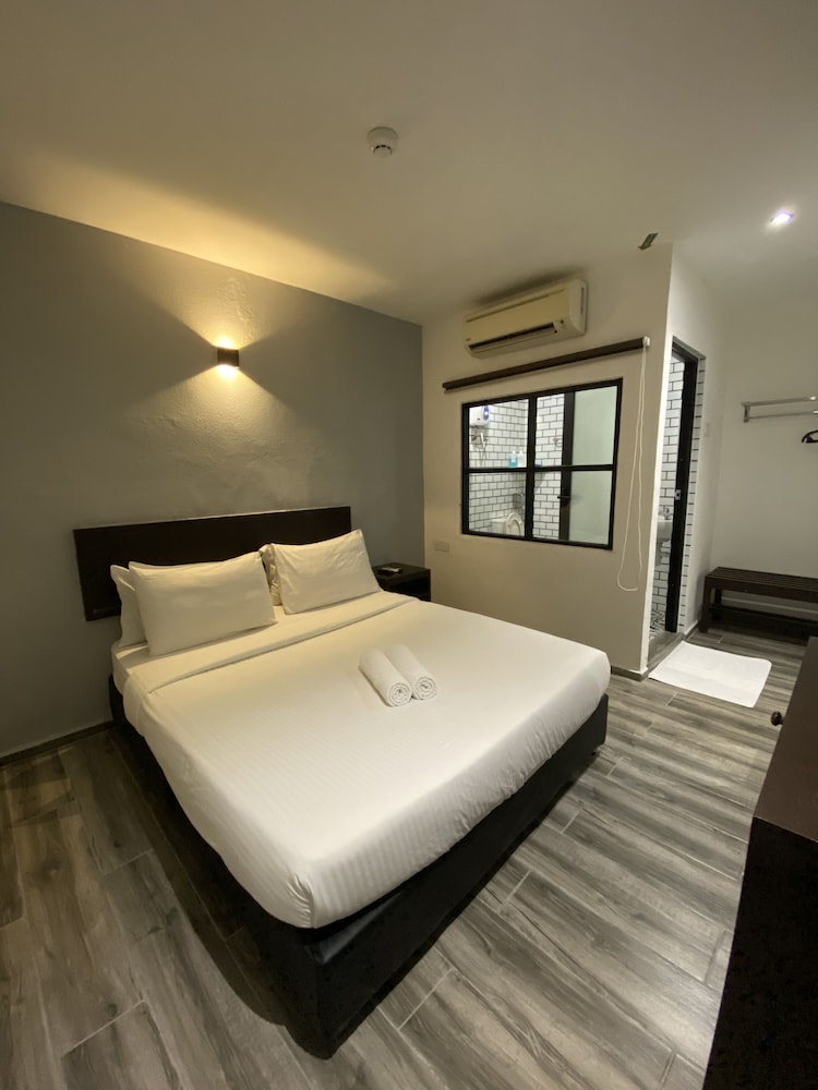 Georgetown Inn by Sky Hive 10/50